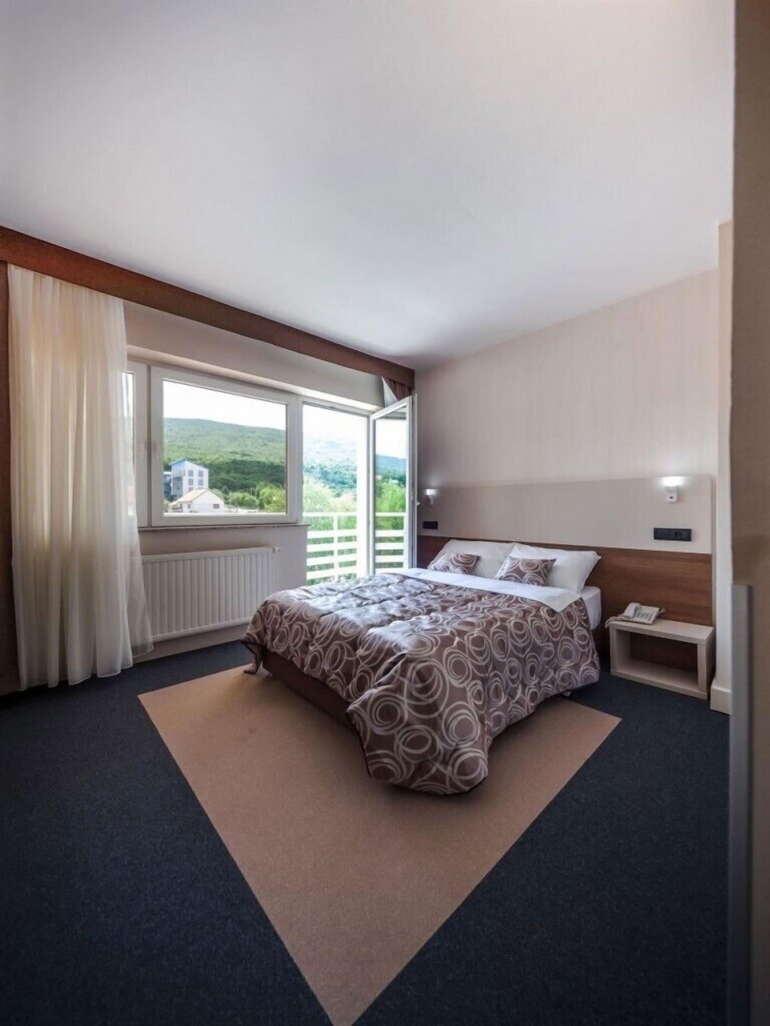 Macola Hotel Korenica