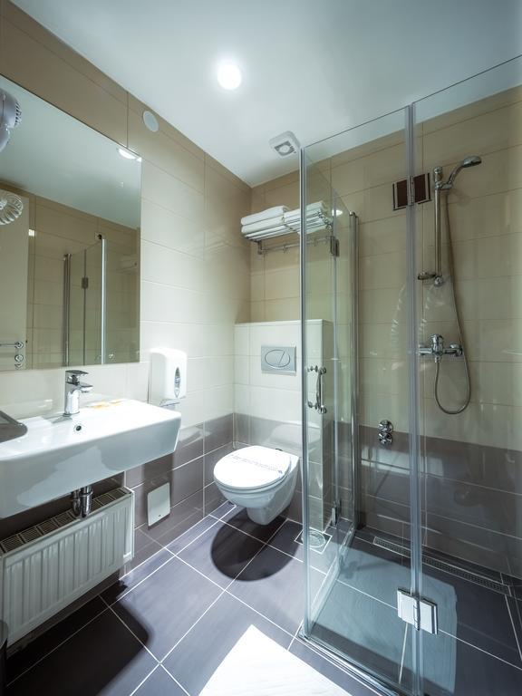 Macola 3* Korenica